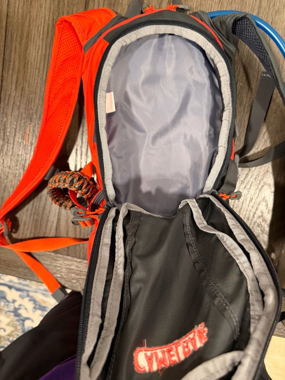 CamelBak Lobo Hydration Pack Backpack Black Orange w/ Reservoir - Picture 3 of 6
